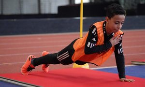 Schüler bei Sporttest.